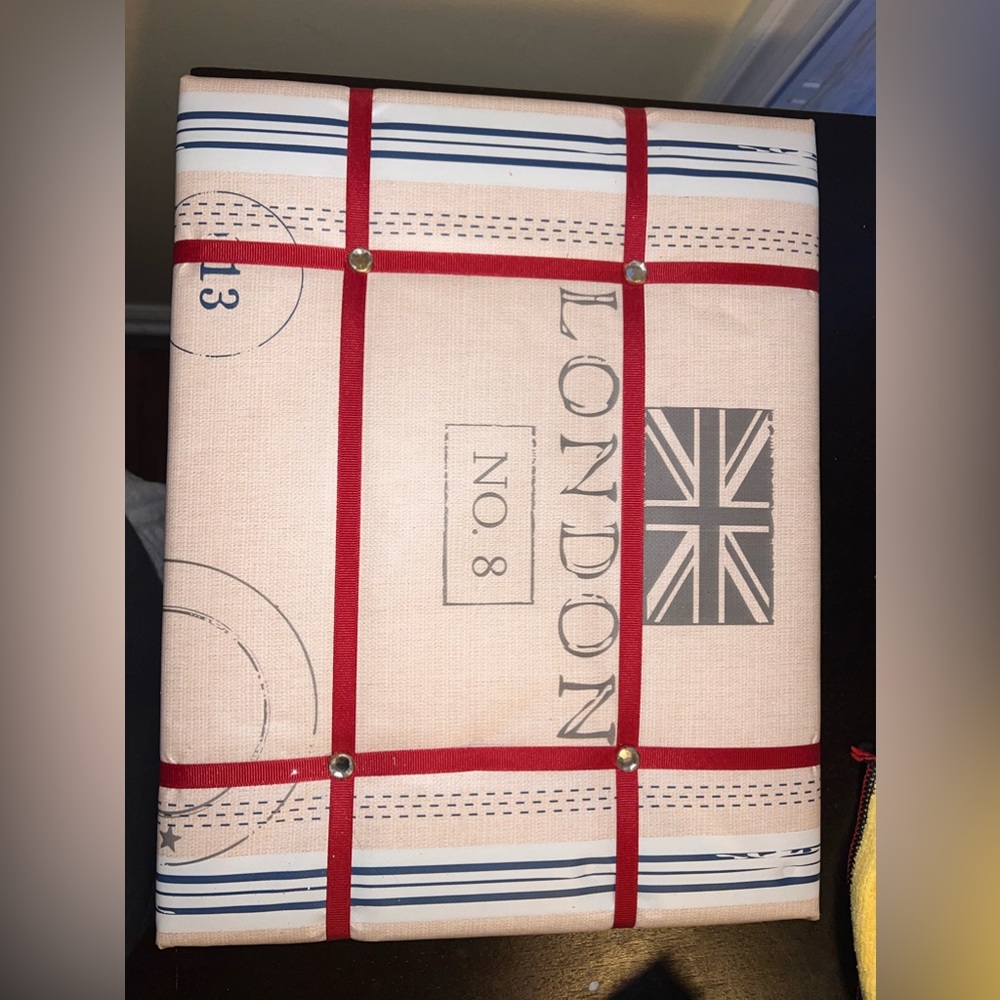 london wall decor
